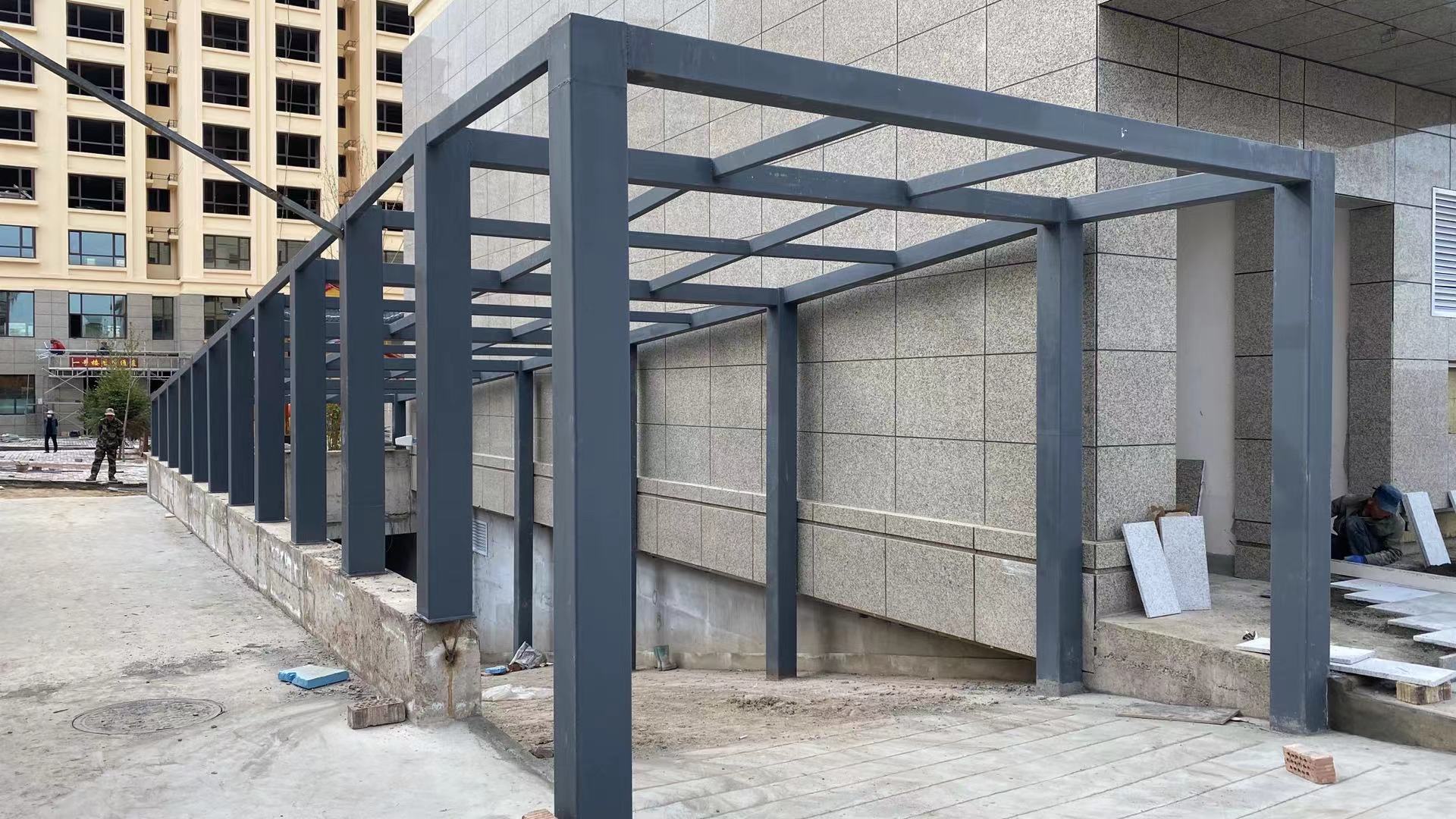 康泰家園鋼結(jié)構(gòu)車庫入口、出口施工項(xiàng)目